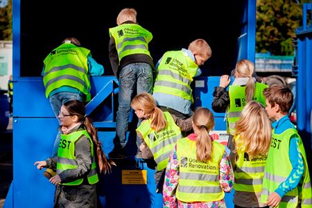 Affaldsundervisning og rundvisning på genbrugsstationen